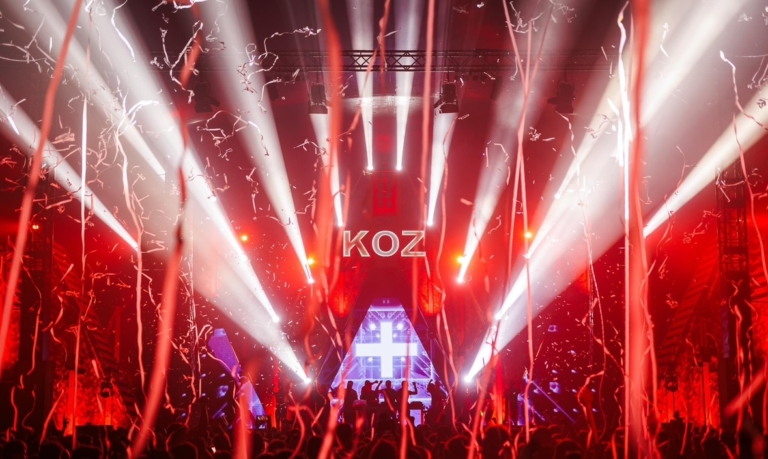 Festivalpodium met lichtshow door Imex Events